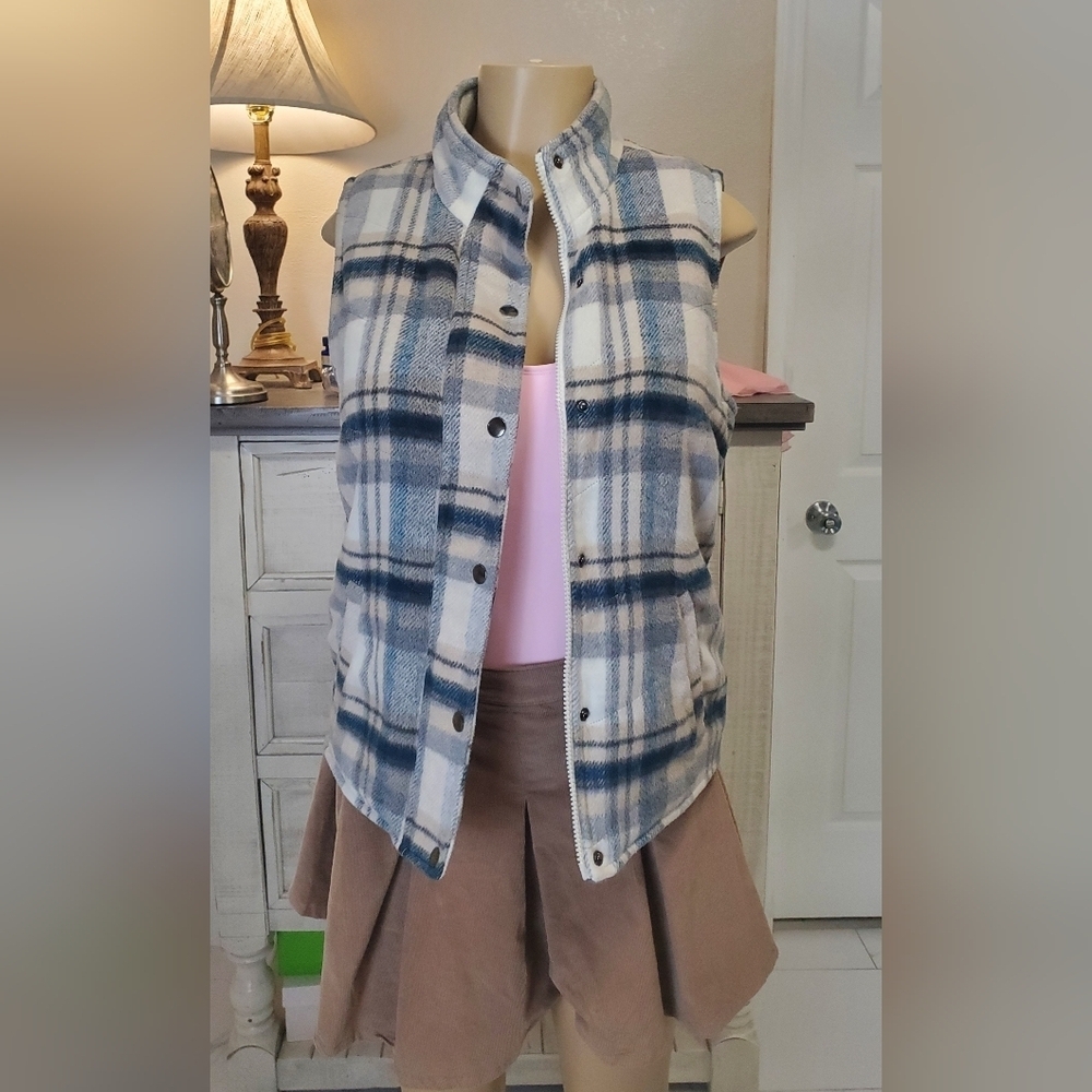 Christopher&Banks Size P/S Blue and Tan Plid Cozy Vest With Sherpa Lining